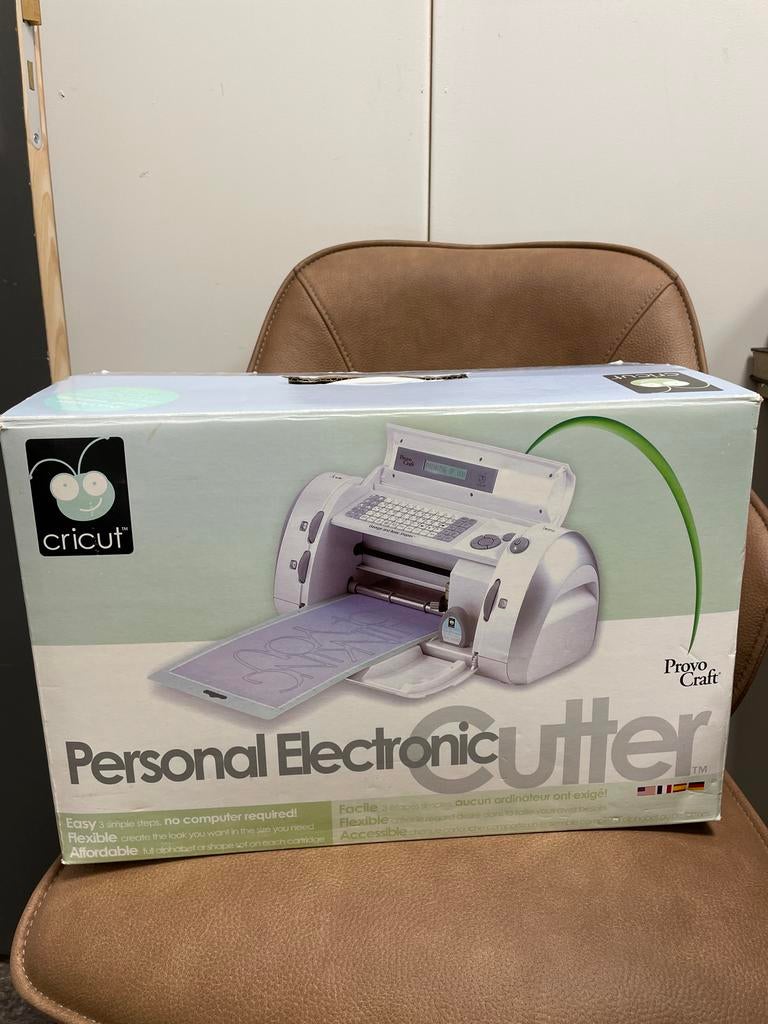 Cricut Personal Electronic Cutter in doos, Hobby en Vrije tijd, Knutselen, Geschikt voor snijden, Cricut, Ophalen of Verzenden