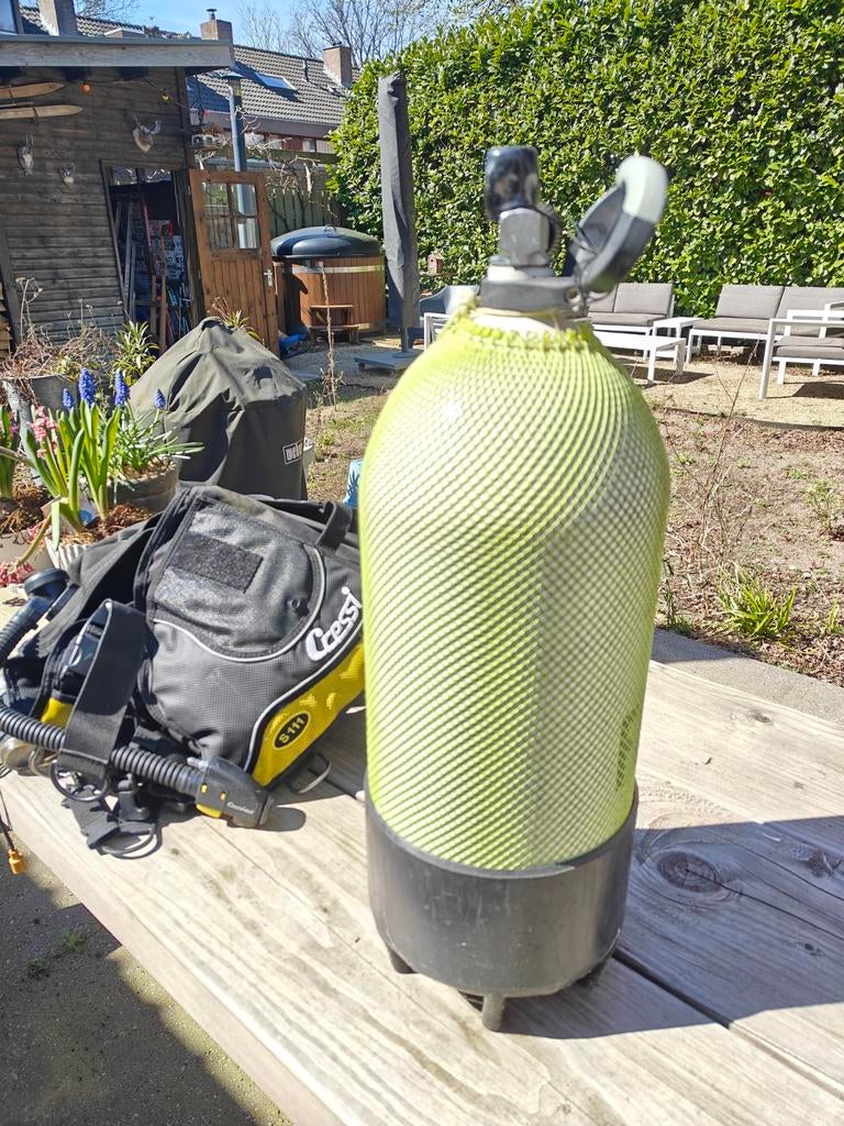Trimvest Cressi s111 + duikfles + duikcomputer/inflator, Watersport en Boten, Duiken, Ophalen, Zo goed als nieuw, Duikcomputer