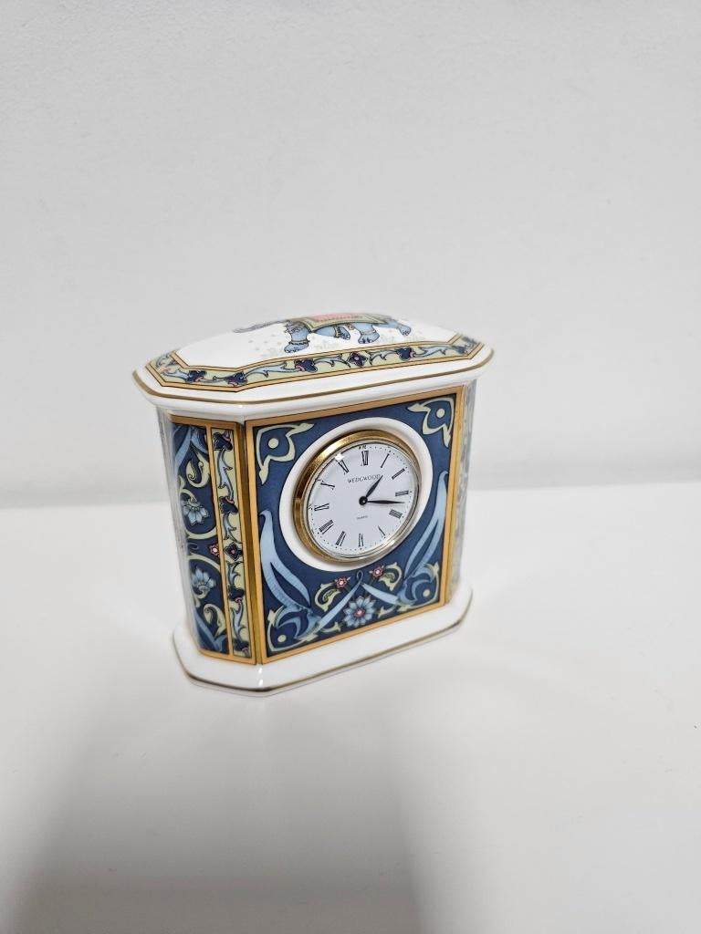 Wedgwood Blue elephant klok voor €50,-, Wandklok, Ophalen of Verzenden, Zo goed als nieuw, Nvt