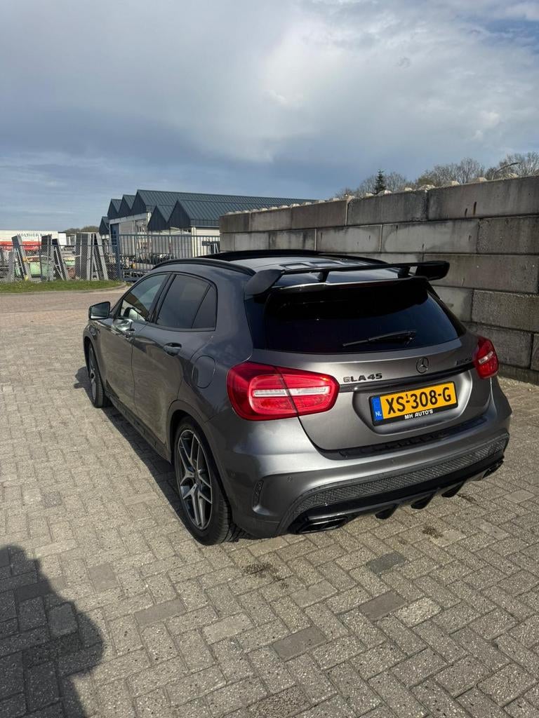 Mercedes-Benz GLA 45 AMG 2.0 265KW 4MATIC 2014 Grijs, 4 cilinders, 360 pk, SUV of Terreinwagen, 84 €/maand