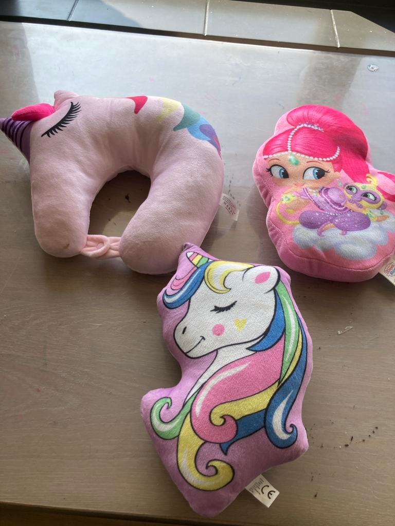 Nekkussen eenhoorn en 2 kleine kussentjes, Ophalen of Verzenden, Gebruikt, Roze, Overige vormen