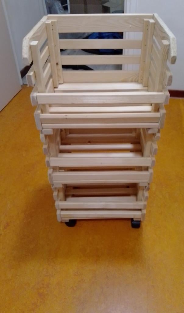 Houten krat rek op wielen, Huis en Inrichting, Ophalen
