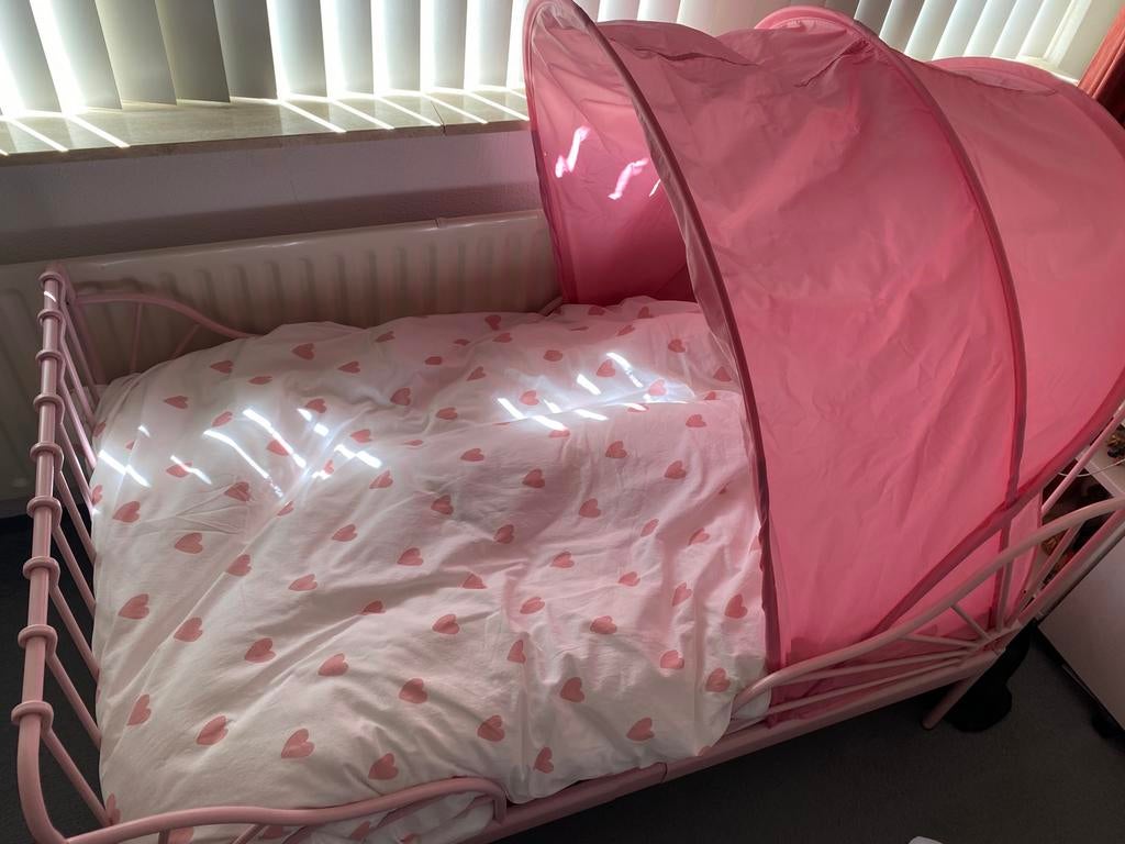 z.g.a.n. Ikea meegroeibed incl. matras, dekbed en bedtent, Ophalen, 70 tot 85 cm, Zo goed als nieuw, Matras