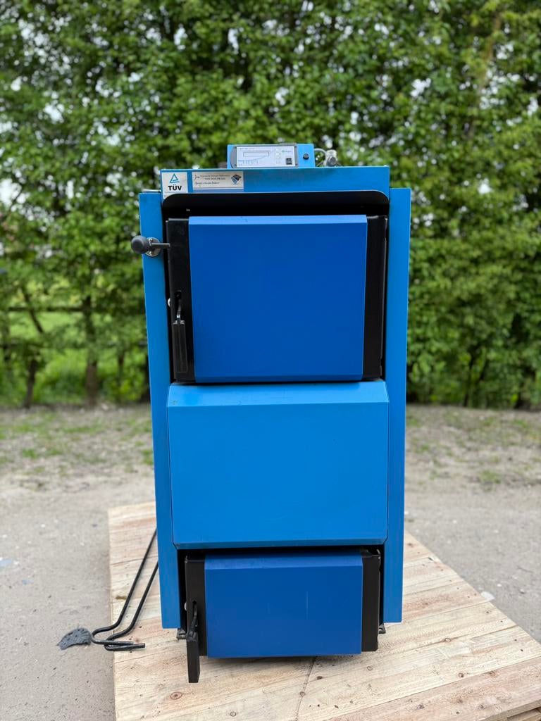 Maga s.r.o.Houtvergasser 25 kW, 25kw houtvergasser, Gebruikt, Www.cvheat.com, Houtkachel