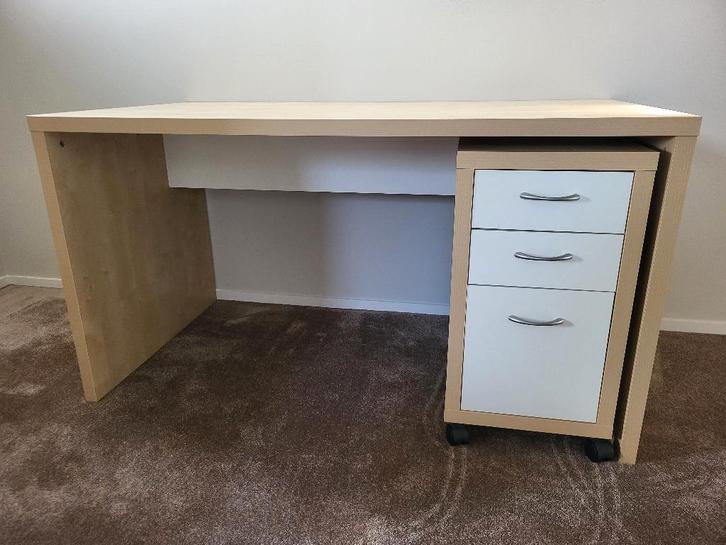 Tienerbureau, Huis en Inrichting, Bureaus, Zo goed als nieuw, Ophalen