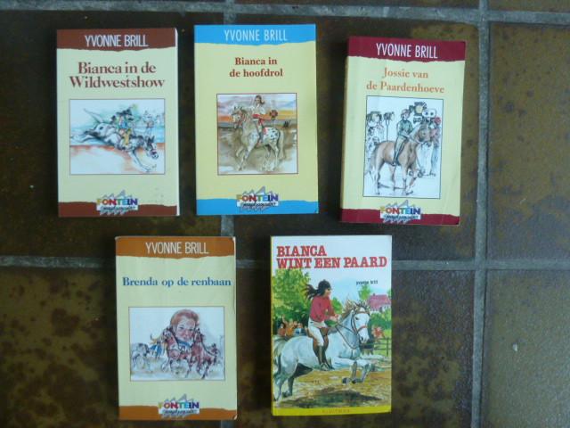 Yvonne Brill - 5 paarden Pockets, Ophalen of Verzenden, Gelezen, Yvonne Brill, Fictie algemeen