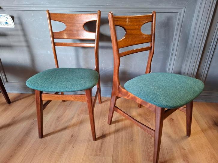 Set 2 vintage eetkamerstoelen teak hout mid century design, Huis en Inrichting, Stoelen, Gebruikt, Twee, Hout, Stof, Overige kleuren