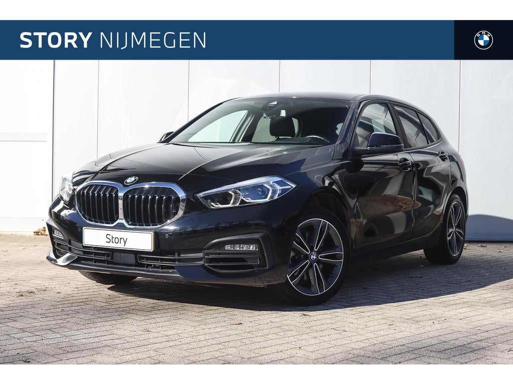 BMW 1 Serie 116i High Executive / Stoelverwarming / LED / Ge, 12 maanden, Gebruikt, Lederen bekleding, Zwart