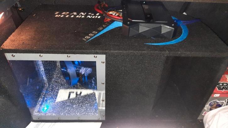 Ground Zero Subwoofer met JBL Versterker, Auto diversen, Autoradio's, Ophalen of Verzenden