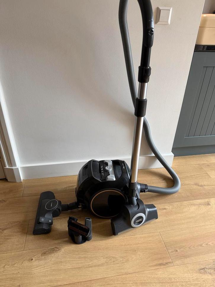 Miele Boost CX1 Cat & Dog Stofzuiger, Witgoed en Apparatuur, Stofzuigers, Gebruikt, Stofzuiger, Minder dan 1200 watt, Reservoir