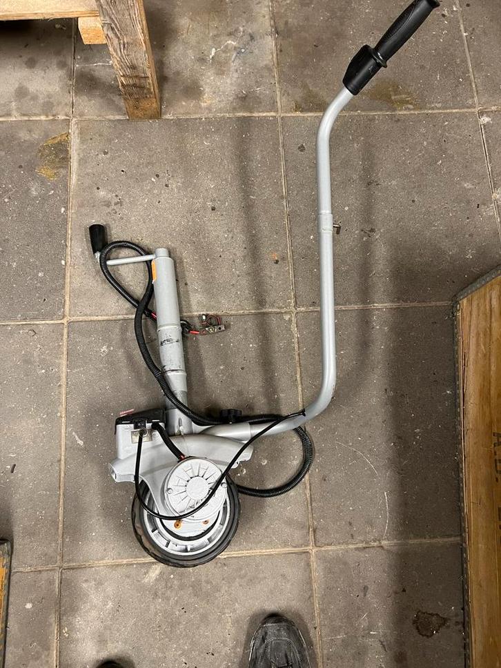 Caravan mover neuswiel, Auto-onderdelen, Uitlaatsystemen, Gebruikt, Ophalen