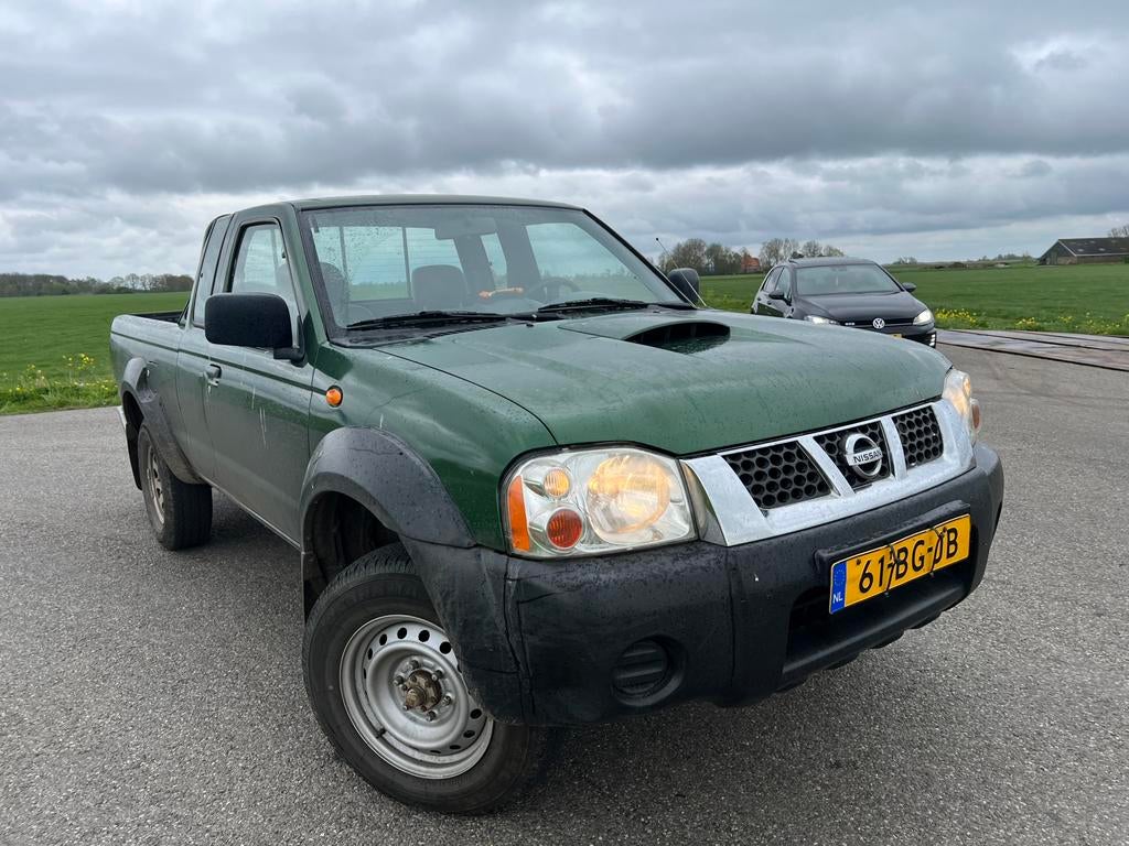 Nissan King-CAB 2.5 TDi 4WD Pick Up 2002 Groen, Auto's, Bestelauto's, Stof, 4 cilinders, 133 pk, Origineel Nederlands