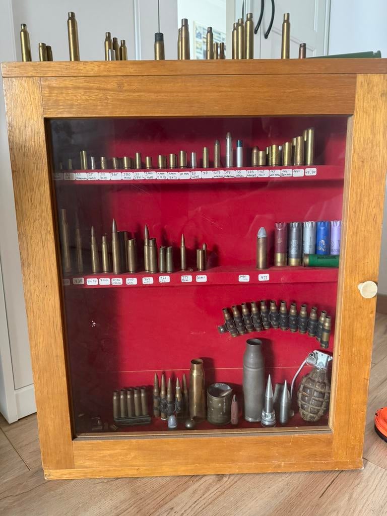 Verzameling hulzen, Ophalen, Landmacht, Nederland, Hulzen of Bodemvondsten