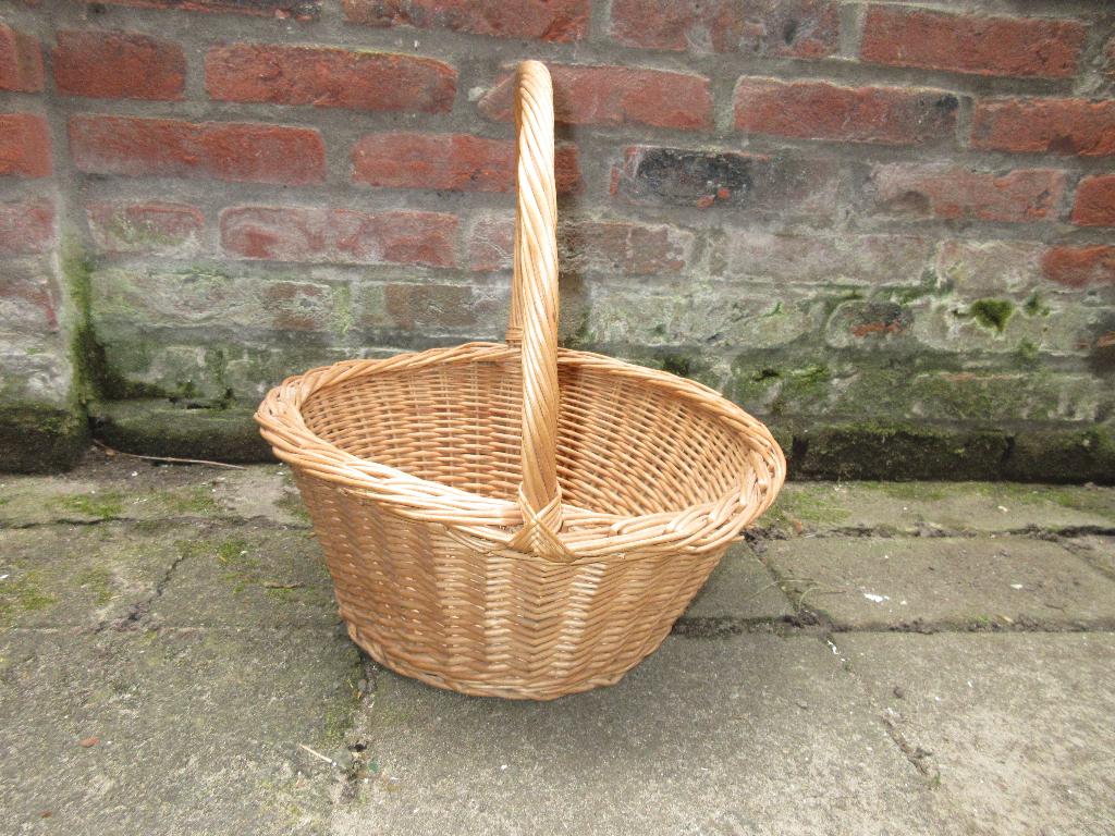 Rieten mand uitdeelmand, Ophalen of Verzenden, Gebruikt, Rechthoekig, Riet