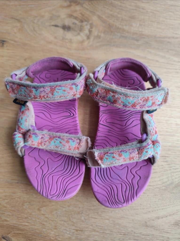 Teva m22, Kinderen en Baby's, Kinderkleding | Schoenen en Sokken, Overige typen, Zo goed als nieuw, Teva, Ophalen of Verzenden