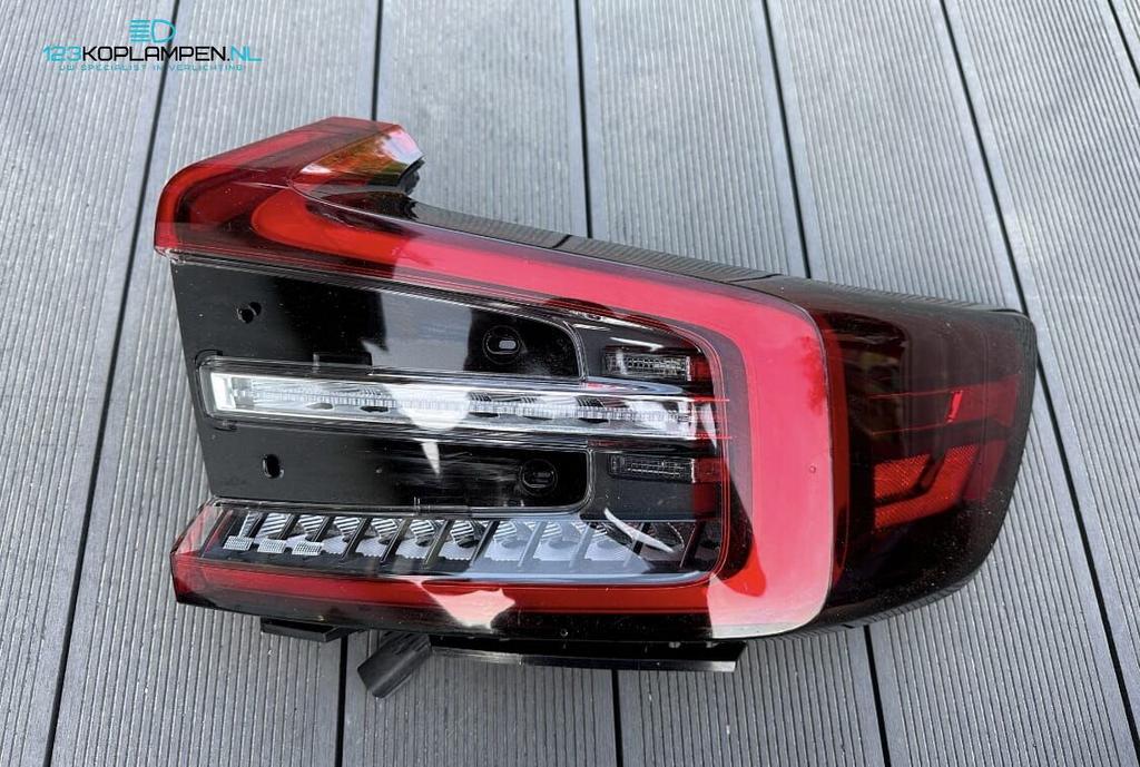 Volvo C40 Achterlicht rechts, Auto-onderdelen, Verlichting, Volvo, Gebruikt, Ophalen of Verzenden