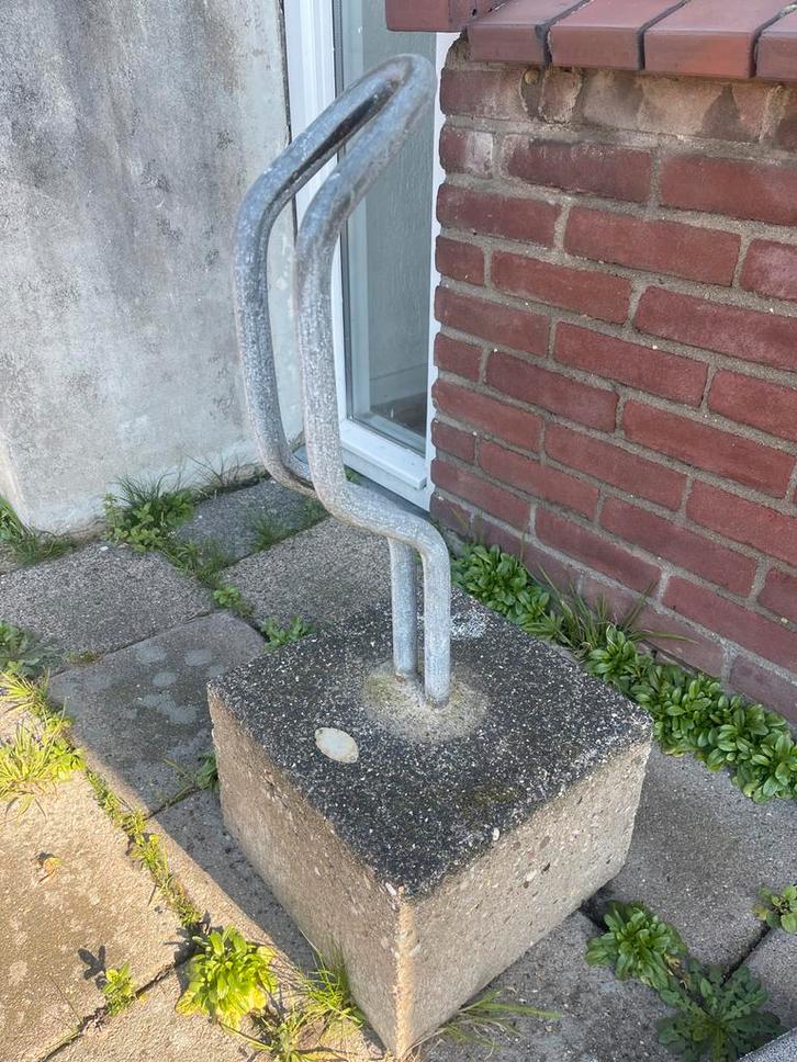 Robuuste fietsstandaard met betonvoet - per stuk, Fietsen en Brommers, Fietsaccessoires | Fietsenrekken, Gebruikt, Ophalen of Verzenden