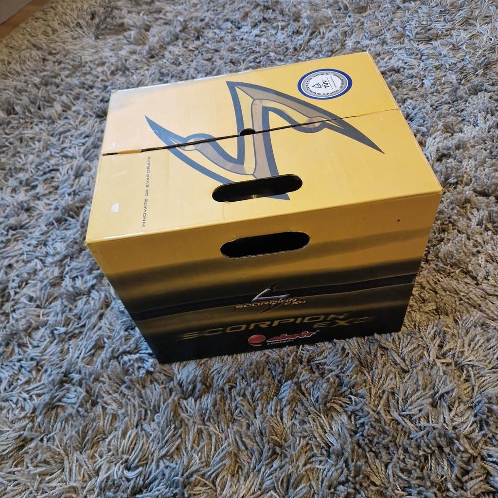 Scorpion motorhelm met olievizier en extra vizier, Motoren, Ophalen of Verzenden