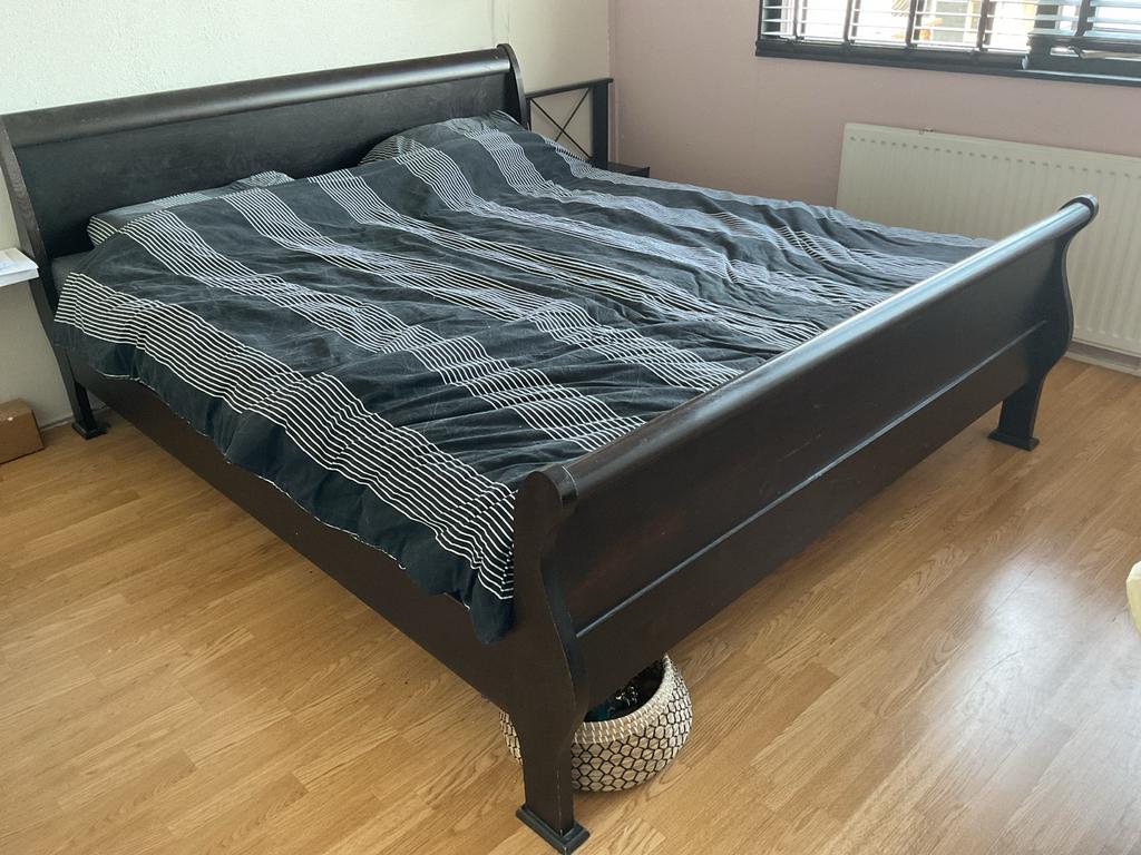 Houten bedombouw 180x210, Huis en Inrichting, Slaapkamer | Bedden, Ophalen, Gebruikt, Bruin, 210 cm