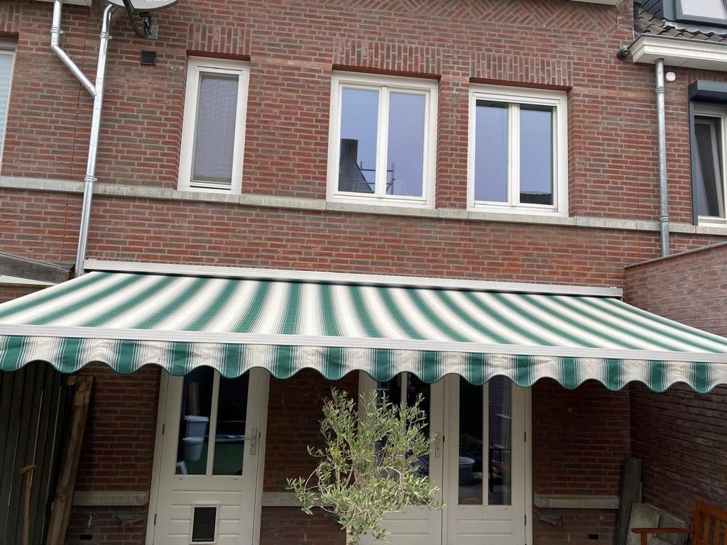 Zonneluifel wit groen gestreept 550cm breed, Ophalen of Verzenden, Gebruikt, 450 cm of meer, Elektrisch