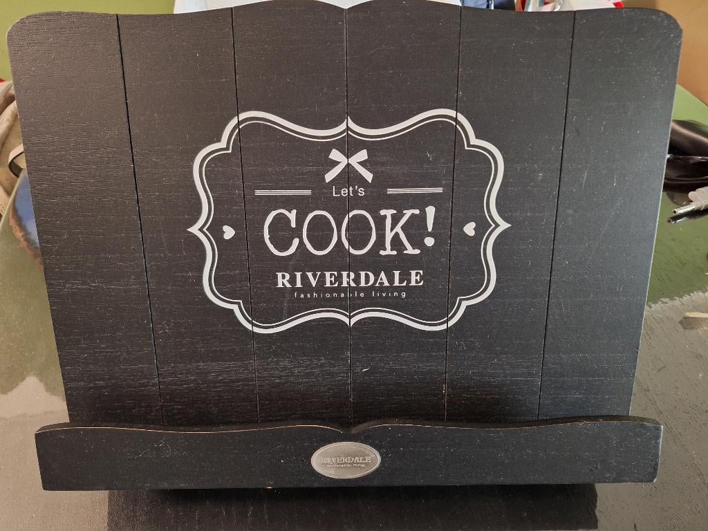 Boekenstandaard riverdale, Ophalen, Zo goed als nieuw