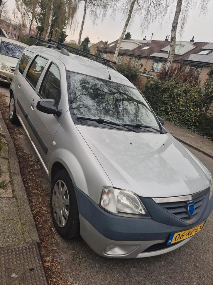 Dacia Logan 7 persoons, Auto's, Dacia, Particulier, Logan, Benzine, D, Stationwagon, Handgeschakeld, Origineel Nederlands, Zilver of Grijs