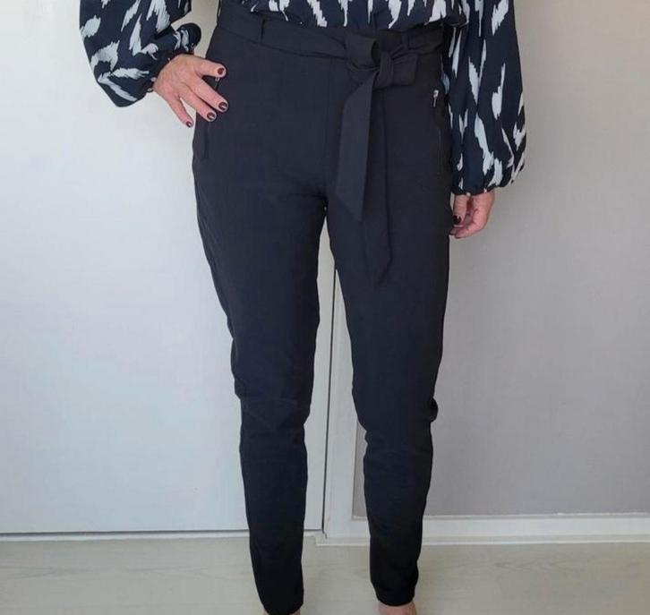 Studio Anneloes Margot broek L Travelstof Zwart, Kleding | Dames, Broeken en Pantalons, Zo goed als nieuw, Maat 42/44 (L), Zwart