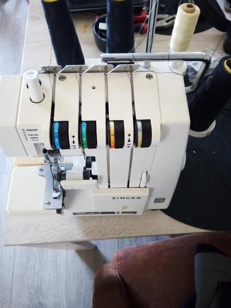 Singer ultralock, Hobby en Vrije tijd, Naaimachines en Toebehoren, Ophalen of Verzenden, Gebruikt, Naaimachine, Singer
