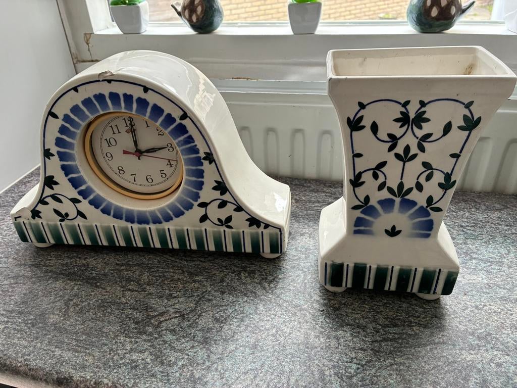 Klok en vaas Delfts blauw, Ophalen