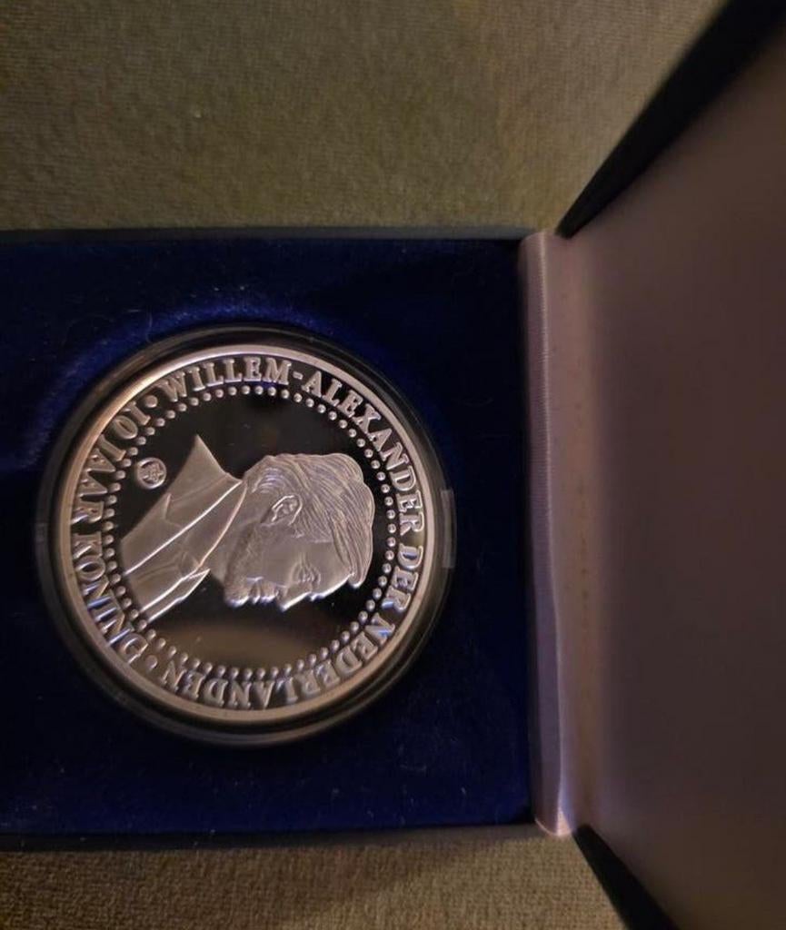 Zilveren munt 10 jaar Koning Willem-Alexander 2023, Postzegels en Munten, Munten | Nederland, Koningin Beatrix, Zilver, Losse munt