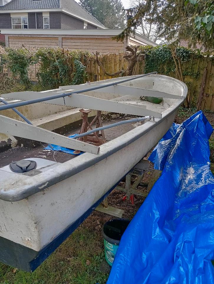 Polyester Visboot, Watersport en Boten, Vis- en Consoleboten, Gebruikt, Tot 10 pk, 3 tot 6 meter, Overige brandstoffen, Geen motor