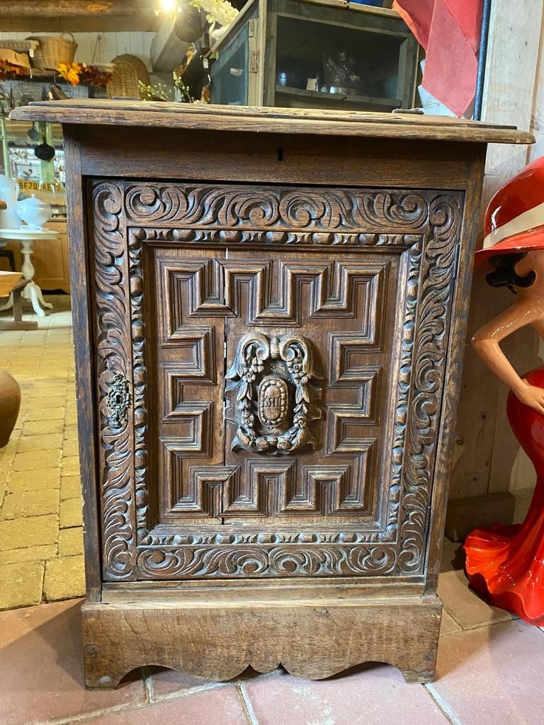 Prachtig Frans eiken kast eendeurskast met klep, Antiek en Kunst, Antiek | Meubels | Kasten, Ophalen