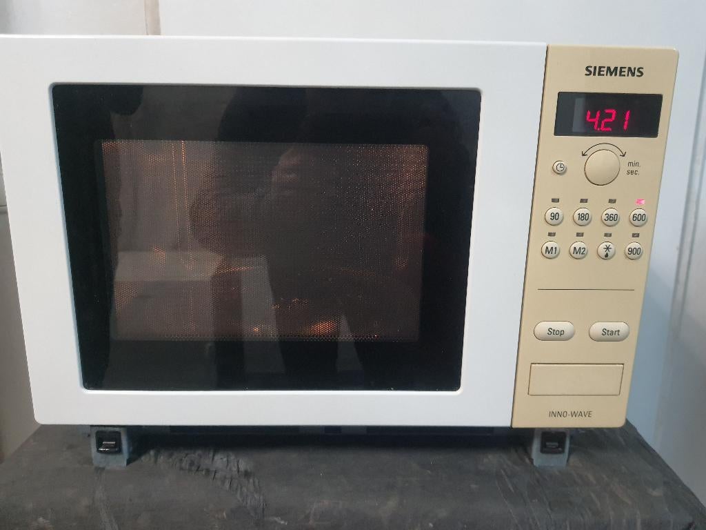 Siemens Solo Magnetron werkt uitstekend, Ophalen, Draaiplateau, Magnetron, Zo goed als nieuw