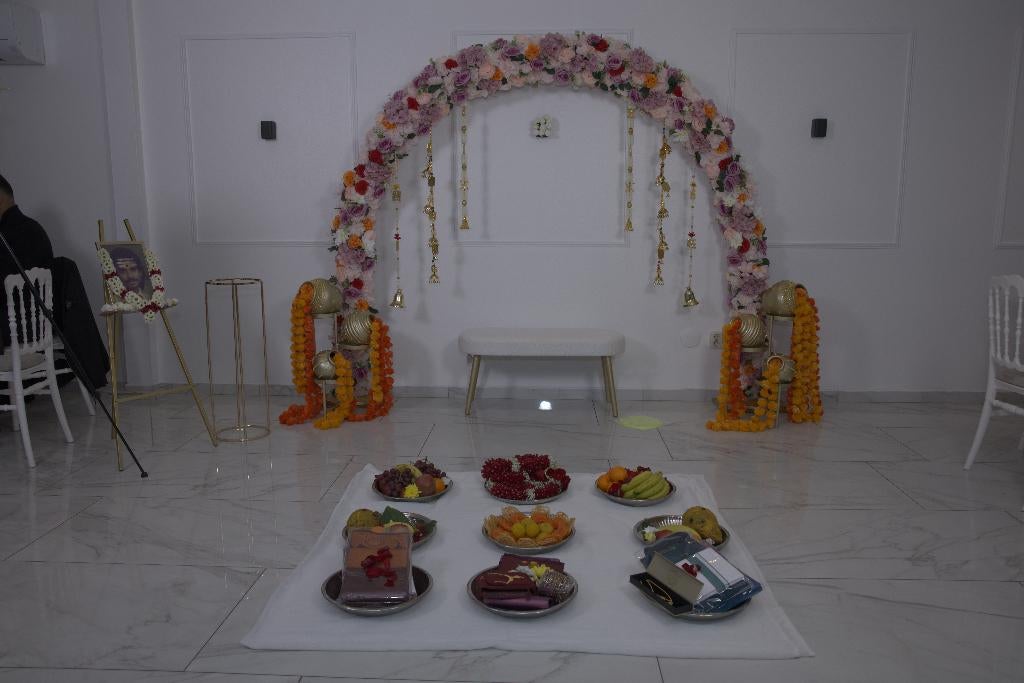 Bloemenboog te huur, op-af bouw service mogelijk, Ophalen of Verzenden, Zo goed als nieuw