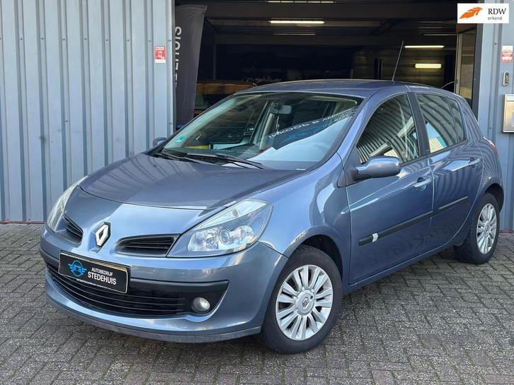 Renault Clio 1.6-16V Privilège, Auto's, Renault, Bedrijf, Te koop, Clio, ABS, Airbags, Airconditioning, Boordcomputer, Centrale vergrendeling