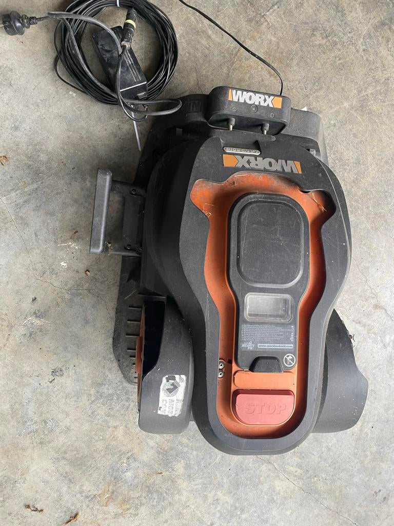 Worx Landroid robotmaaier met laadstation, Ophalen of Verzenden, Gebruikt, Plastic