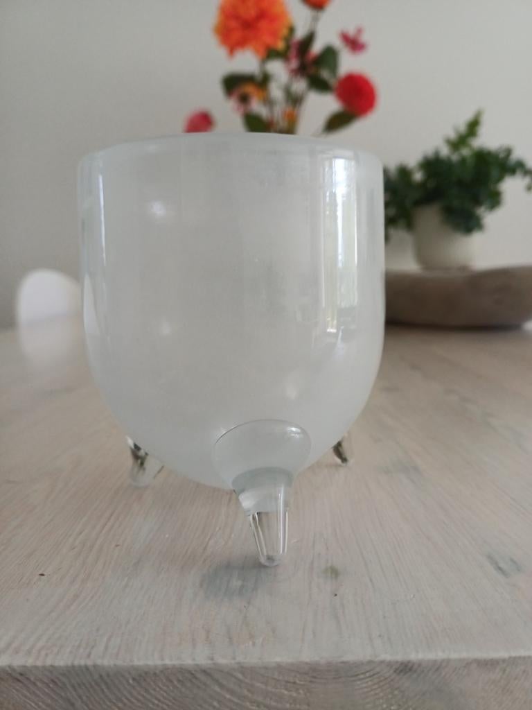 Dutz vaasje op pootjes, Overige kleuren, Ophalen of Verzenden, Minder dan 50 cm, Glas