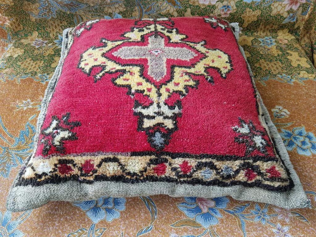 Mooi oud Perzisch handgeknoopt kussen uit Iran 44-48 cm.