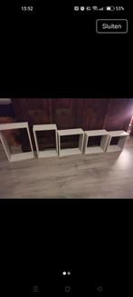Set van 5 witte wandkubussen - diverse maten, Ophalen of Verzenden, Zo goed als nieuw
