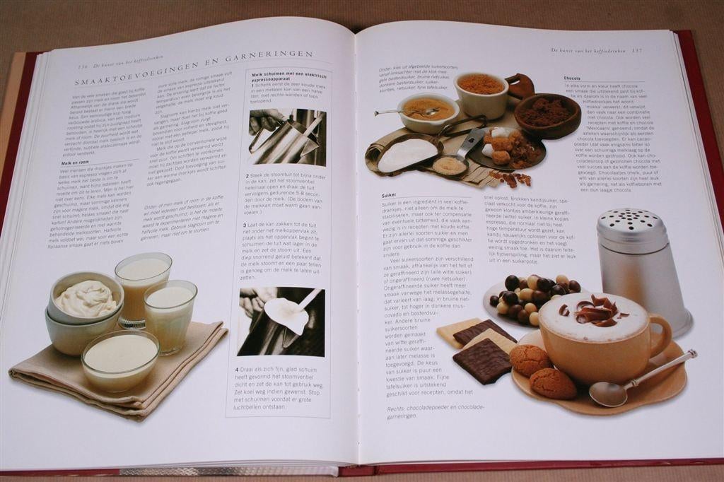 Koffie Handboek — Recepten & info — Groot, veel ill., Ophalen of Verzenden, Zo goed als nieuw, Italië