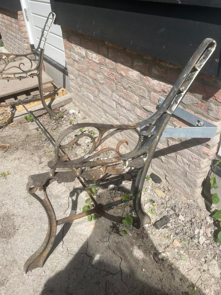 Antiek gietijzeren tuinbank, Ophalen, Zo goed als nieuw