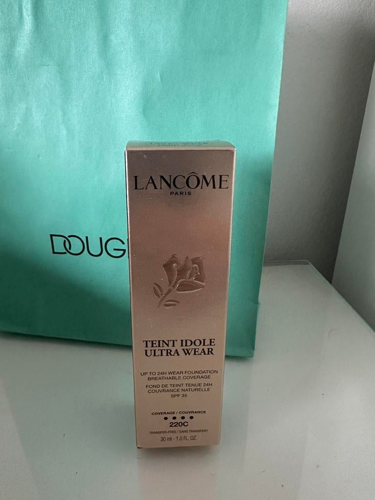 Lancome foundation nieuw tekoop aangeboden, Ophalen of Verzenden, Zo goed als nieuw, Gehele gezicht, Camouflage
