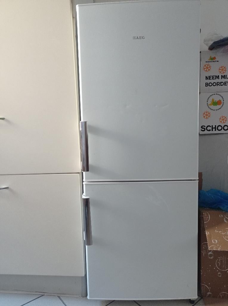 ijskast AEG, Ophalen, 200 liter of meer, Zo goed als nieuw, 140 tot 160 cm