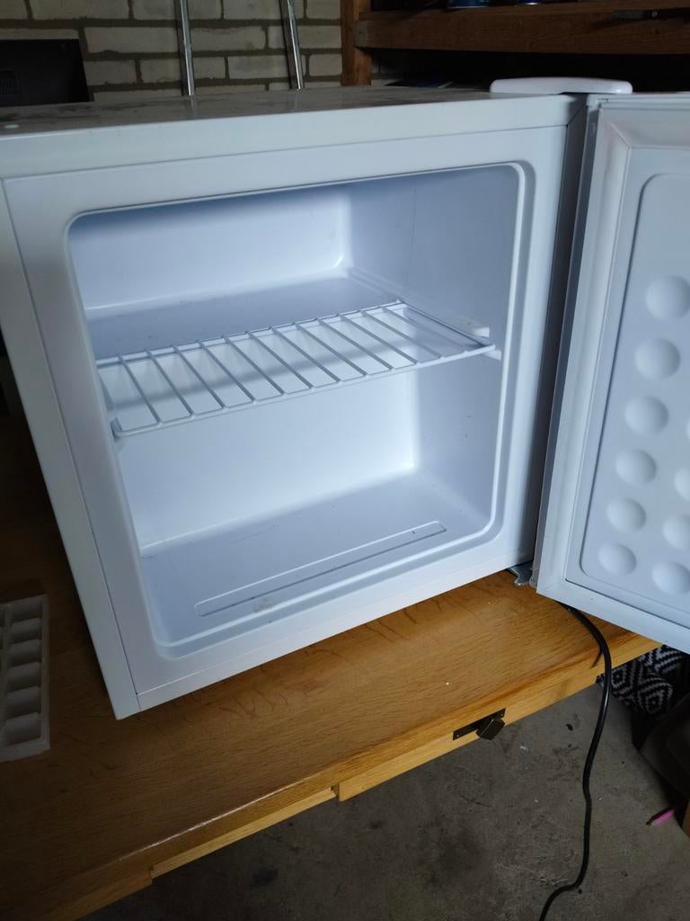 aro Mini Diepvriezer MZ46WE, 32 L, wit, Witgoed en Apparatuur, Vriezers en Diepvrieskisten, Ophalen