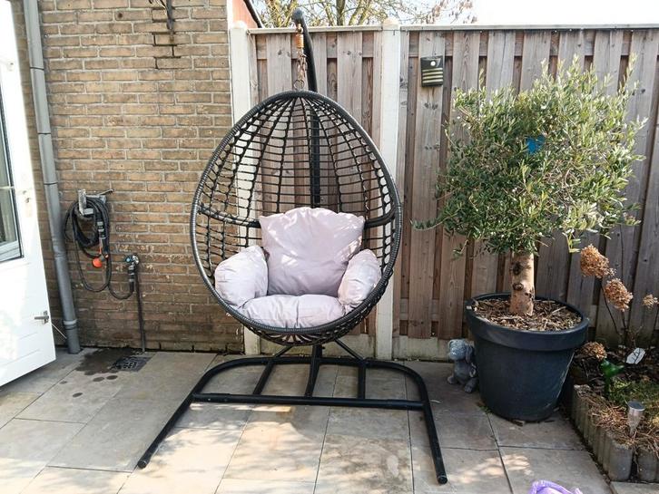 Mooie kwaliteit ei stoel met kussen, Tuin en Terras, Tuinstoelen, Gebruikt, Metaal, Ophalen