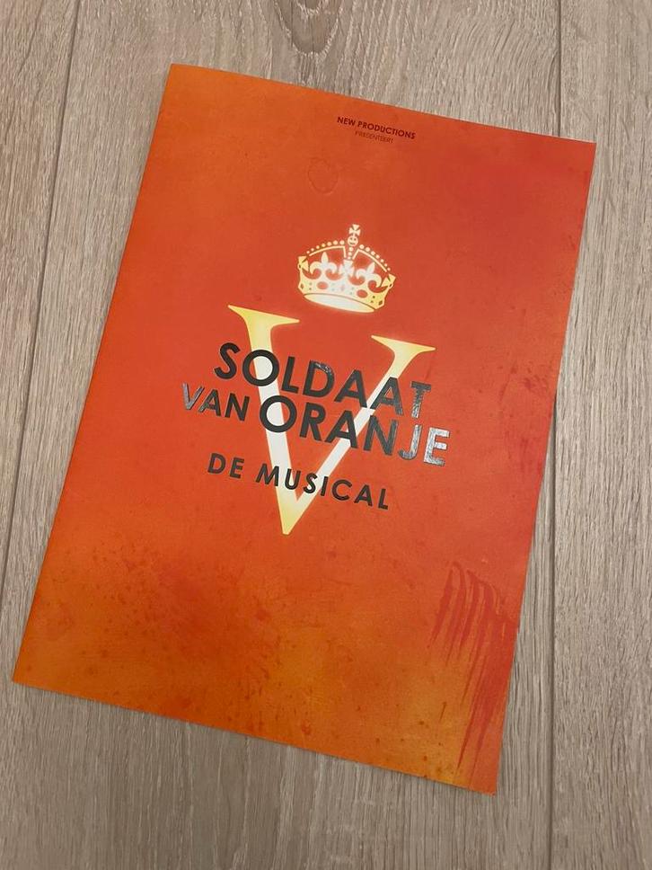 Boek: Soldaat van Oranje - de musical, Boeken, Kunst en Cultuur | Dans en Theater, Zo goed als nieuw, Ballet of Musical, Ophalen of Verzenden