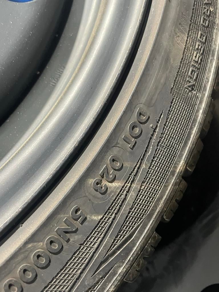 Stalen velgen 18 inch met 225/40/18 banden voor VW Caddy, Ophalen, 18 inch, Banden en Velgen, All Season