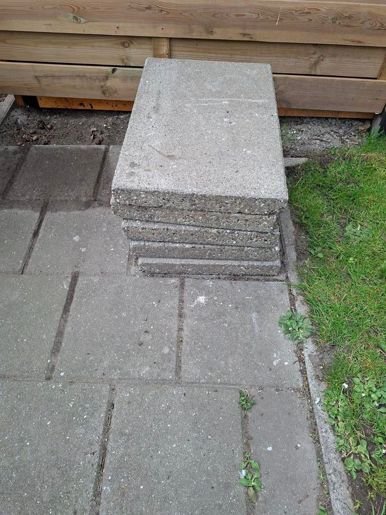 5 betonnen tuintegels 60x40 cm, Ophalen