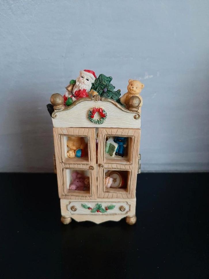 Schattig kastje met bovenop een kerstman!, Diversen, Kerst, Gebruikt, Ophalen of Verzenden