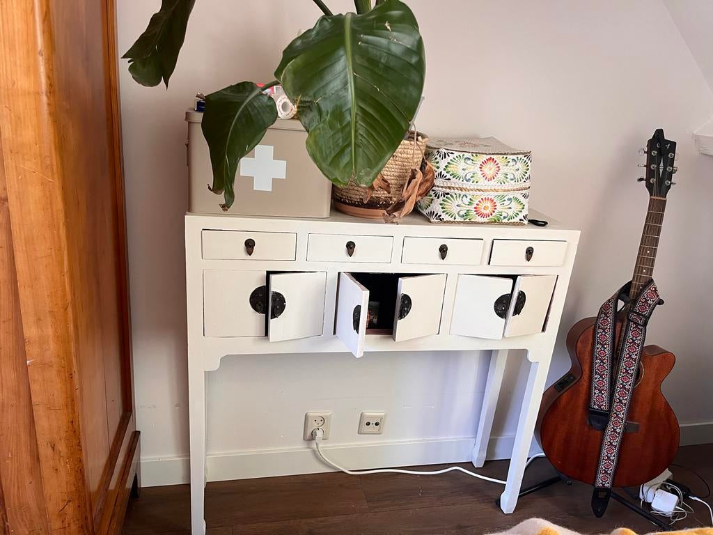 Massief houten Chinees kastje in creme wit, Ophalen, Gebruikt